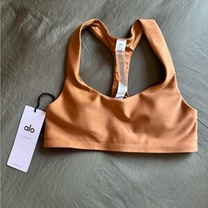ALO Yoga Airlift Advantage Racerback Bra in Toffee